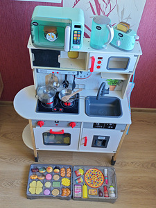 Laste puidust mänguköök valgustuse ja heliefektidega (3 foto / 10)