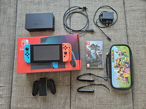 Nintendo Switch V2 Neon Blue/Red (1 foto / 10)