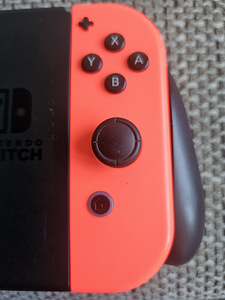 Nintendo Switch V2 Neon Blue/Red (8 foto / 10)