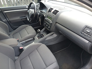 VW GOLF (5 foto / 6)