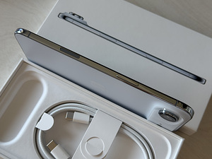 Apple iPhone Air 256GB небесно-голубой, как новый! Аккумулят (3 фото из 8)