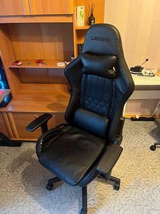 Компьютерный стул (2 фото из 4)