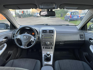 TOYOTA COROLLA (9 foto / 10)