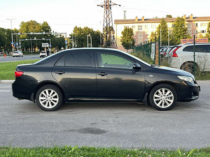 TOYOTA COROLLA (5 foto / 10)