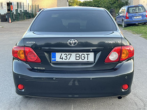 TOYOTA COROLLA (8 foto / 10)