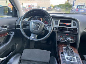 AUDI A6 AVANT (7 foto / 11)