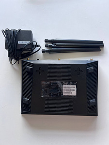 ASUS RT-N18U Wi‑Fi ruuter 600 Mbit/s (2 foto / 4)
