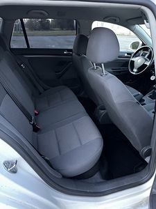 Volkswagen Golf V Variant 1.9 TDI 77kw 2007 (13 foto / 15)