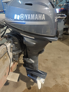 Yamaha F25 (2 фото из 8)