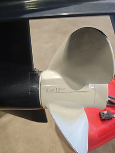 Yamaha F25 (7 фото из 8)