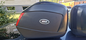 Givi V35N küljekohvrid (3 foto / 6)