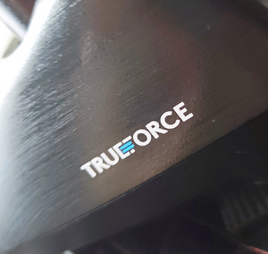 Logitech G923 TrueForce rool, käigukast ja pedaalid PS4/PS5/PC jaoks (4 foto / 6)