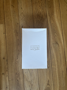 Maison Margiela Paint splash (3 фото из 3)