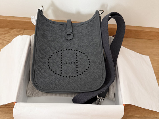 Hermes Evelyn