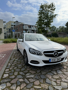 MB E200 (2 foto / 7)