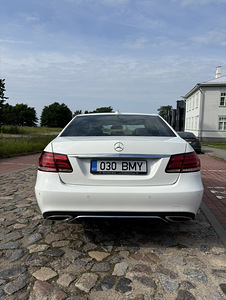 MB E200 (3 foto / 7)