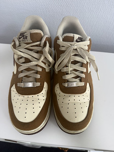 Кроссовки Nike (1 фото из 6)
