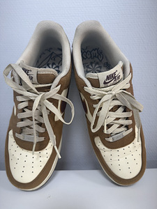 Кроссовки Nike (5 фото из 6)