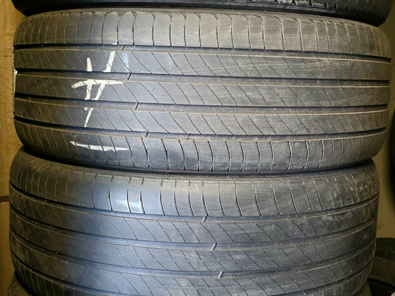 Шины R19 235 55 19 Michelin 3-4мм 4шт