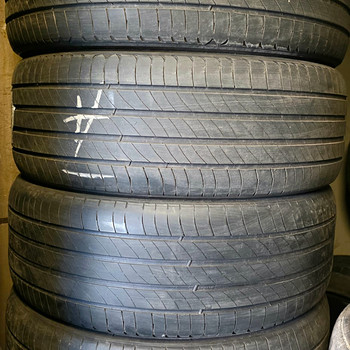 Шины R19 235 55 19 Michelin 3-4мм 4шт
