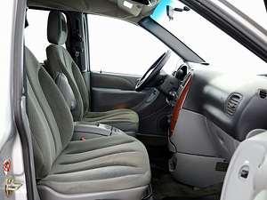 Chrysler Voyager Comfort ATM 2.8 CRD 110kW (6 foto / 8)