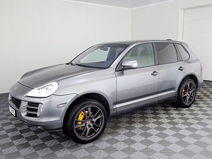 Porsche Cayenne Platinum Facelift ATM 3.0 TDI 176kW (2 foto / 8)