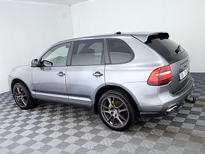 Porsche Cayenne Platinum Facelift ATM 3.0 TDI 176kW (4 foto / 8)