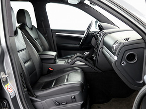 Porsche Cayenne Platinum Facelift ATM 3.0 TDI 176kW (6 foto / 8)
