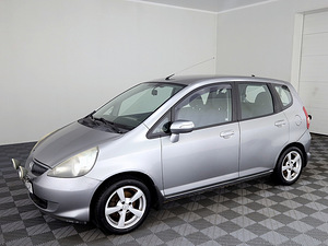 Honda Jazz Elegance Facelift 1.3 61kW (2 foto / 7)