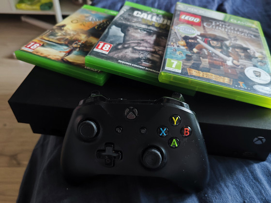 Konsool Xbox one x 1tb