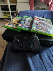 Xbox One X 1tb (1 фото из 1)