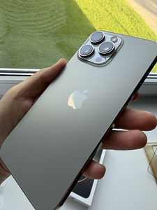 iPhone 16 Pro max 256GB (1 foto / 9)