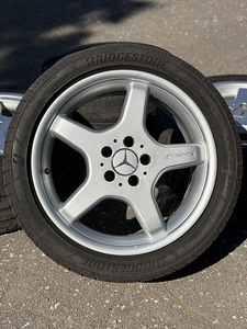 18" оригинальные диски Mercedes-Benz AMG 5x112 + летние шины (2 фото из 8)