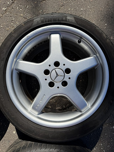 18" оригинальные диски Mercedes-Benz AMG 5x112 + летние шины (4 фото из 8)