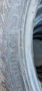 R18 rehvid 255 40 18 Nokian Nordman 8 99T XL- uued dot22 (2 foto / 2)