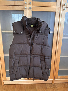 Пуховый жилет Gant, р. L (2 фото из 7)