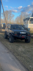 Jeep xj 4.0 AT 135kw (3 foto / 7)
