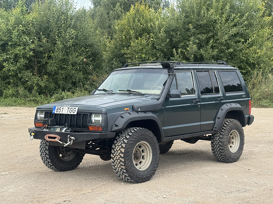 Jeep xj 4.0 AT 135kw