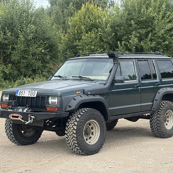 Jeep xj 4.0 AT 135kw