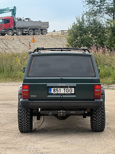 Jeep xj 4.0 AT 135 кВт (6 фото из 13)