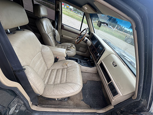 Jeep xj 4.0 AT 135 кВт (10 фото из 13)