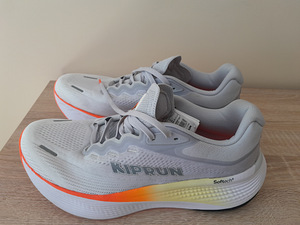 Кроссовки Kiprun Kipride Max (1 фото из 5)