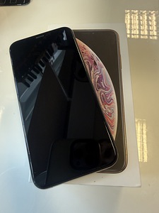 iPhone XS 64Gb (2 фото из 4)