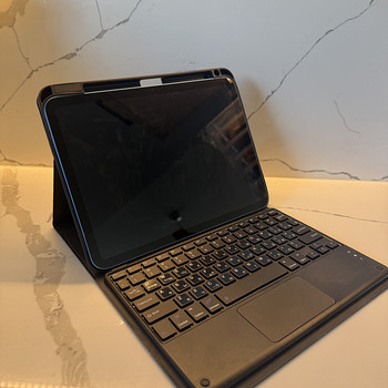 Klaviatuuriga ümbris iPad 11-le (10.9)