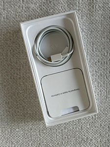 iPhone 12 128 GB White + Original USB-C Cable (4 foto / 8)