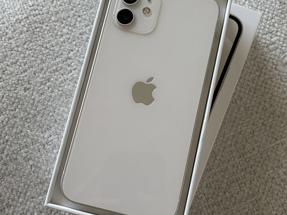 iPhone 12 128 GB White + Original USB-C Cable