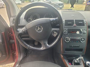 Mercedez Benz A170 (6 фото из 8)