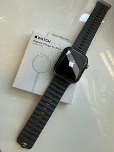 Apple Watch 11 GPS + Cellular 46 мм (1 фото из 4)