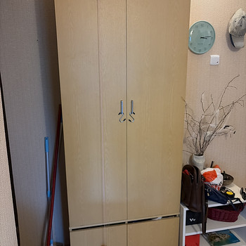 Müüa riidekapp
