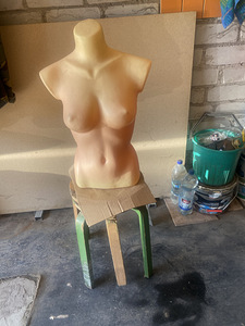 Naiste mannekeen (1 foto / 3)